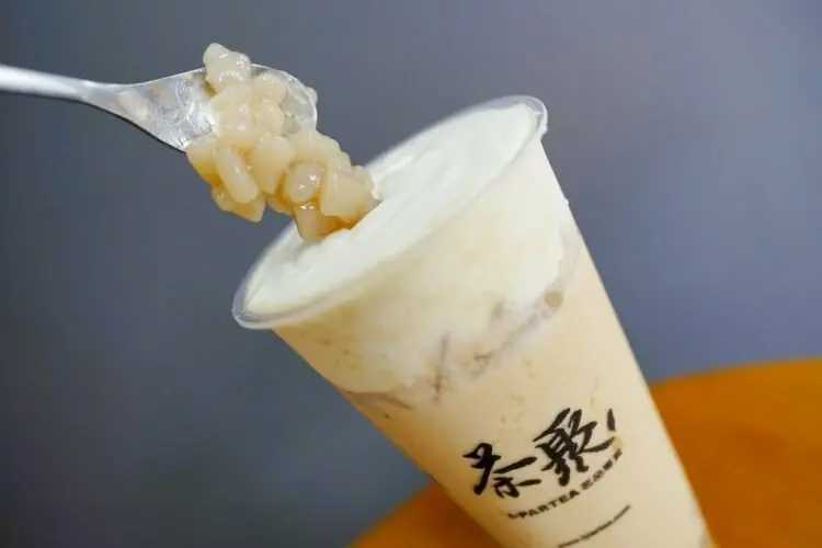 飲料｜桃園龜山 茶聚(桃園南崁店) 不能錯過的摘星奶茶 好茶喝無糖！有可愛店狗坐鎮的好茶飲品~