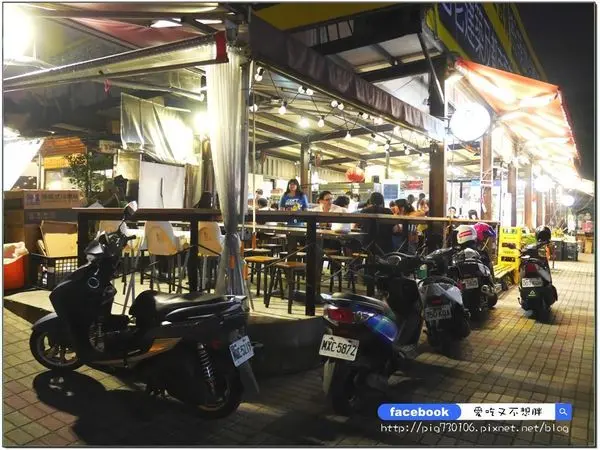 來吃炭烤吧~【新北板橋/美食】霸氣焗烤龍蝦上桌！美食、啤酒、音樂，適合三五好友聚餐~火夯seafood海鮮燒烤