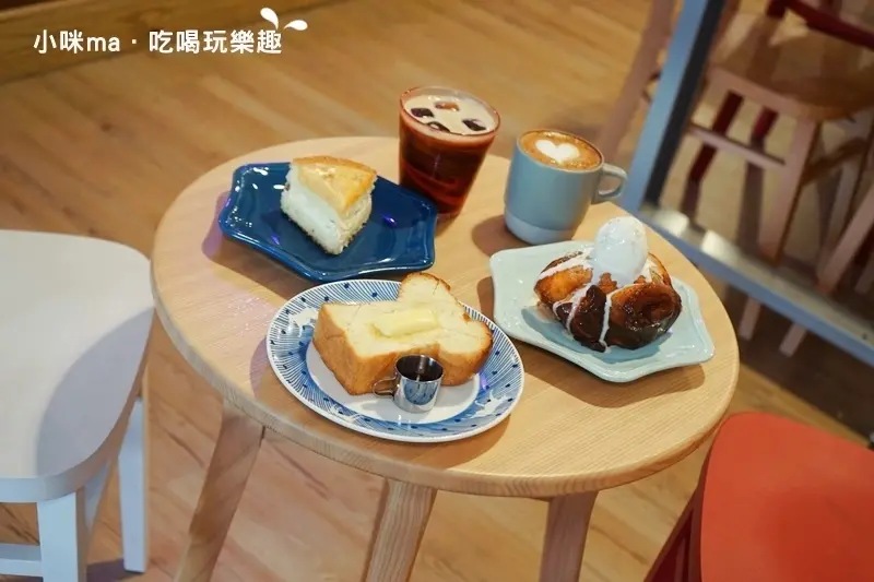 吉十咖啡 café & bakery ▏新竹好吃的肉桂捲在這裡~鹹甜太妃糖肉桂捲 外酥內軟彈一吃就難忘。沒有設限風格的咖啡廳。新竹下午茶