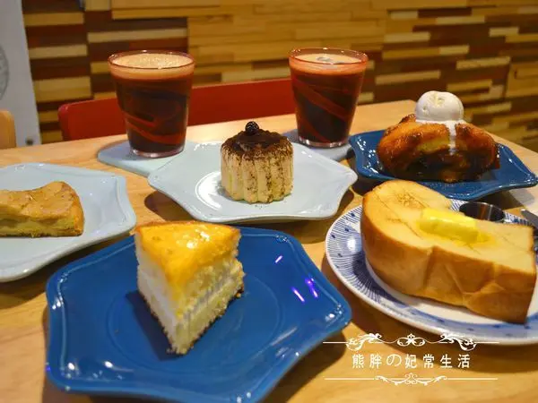 新竹-吉十咖啡肉桂捲超推太妃糖口味,甜點口感細膩獨特,還有專業教室。