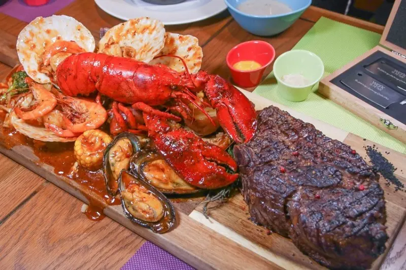 紀念日約會聚餐不馬虎，Wok on the Park 半自助吃到飽、Pier No. 1 露天約會｜Hotel Indigo 英迪格酒店給你滿滿的回憶 - 跟著尼力吃喝玩樂＆親子生活