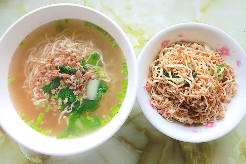 吃。台南|北區。老宅店面，整體口感令人驚艷，整體餐點定價偏超值「延平麵店」。