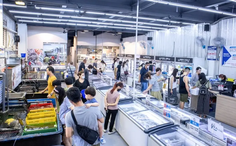 水產界好事多在這裡！台中超便宜的泰國蝦、串燒、生魚片，買到走不出來