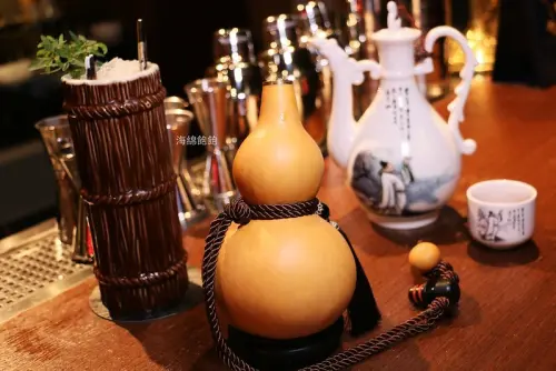 台北東區酒吧『紙醉金迷Relax Taipei』216巷/延吉街/市民大道中國風餐酒館，IG網美熱門打卡，MENU菜單價位，聚餐約會小酌(捷運忠孝敦化站)