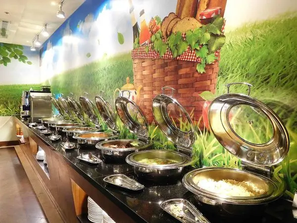 深坑老街住宿，海灣假日酒店Hione Holiday Hotel:Buffet早餐+Buffet午餐 菜色全收錄!!訂位電話分享