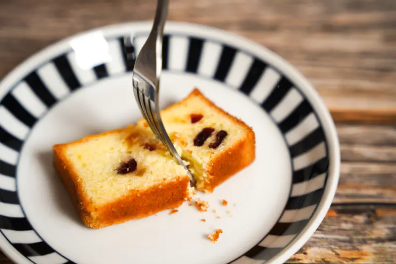 水母吃乳酪磅蛋糕．吃不膩的柚香莓果乳酪磅蛋糕．台中伴手禮推薦