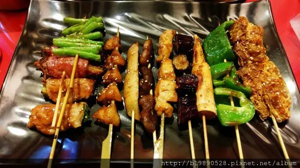 【美食】台中南區 烤東烤西串燒專賣店@忠孝夜市.平價燒烤.串燒.夜市必吃