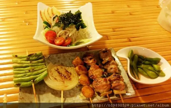 【美食】台中 五年酒班 @忠孝夜市/燒烤串燒/價格偏高/消夜串烤/近中興大學