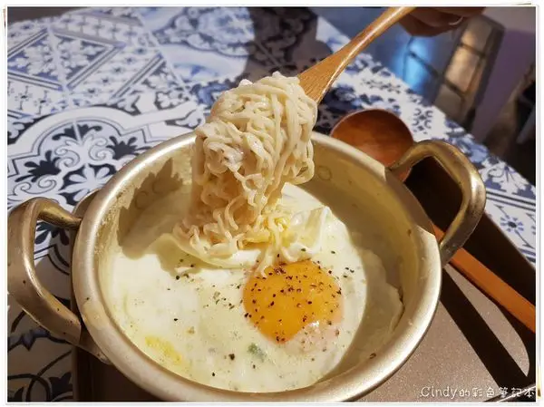 永和四號公園【招金Gabi】小巷弄內的網美店~辣牛奶泡菜起士鍋好好吃!!