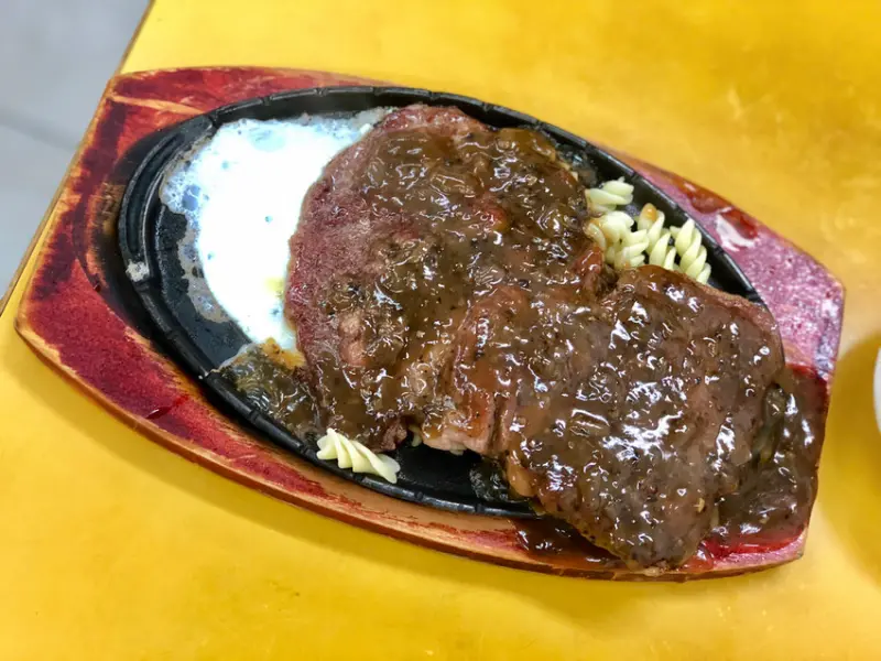 [台北士林] 大統大牛排牛排平價分量多肉嫩 / 愛吃肉的肉鬼很可以 / 士林夜市 / 夜市小吃