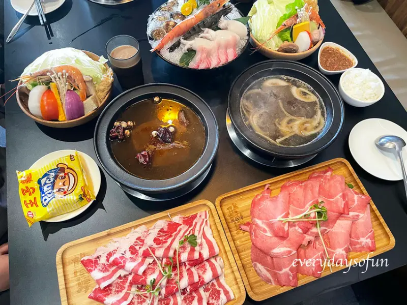 嘉義餐廳∥新垣祖石頭火鍋∣吃鍋這裡選擇超多，還有好喝飲料無限量供應，大雅路特色鍋物專賣