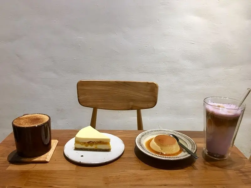 【新北｜新埔站】四維咖啡商號＿季節限定的桑椹拿鐵＿獨創的鹹蛋黃起司蛋糕