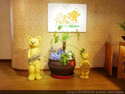 【美食】台中．新時代購物中心喬伊歐爸爸 & Gioia PaPa／手工比薩／義大利麵／義式吃到飽