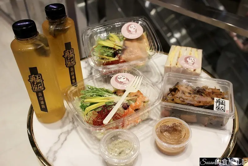 台中美食|看電影美食新選擇♡艋飯-拾捌味♡提供冷滷、森活沙拉、限量三明治及細麵還有冷泡茶，文心秀泰六樓就能嚐到