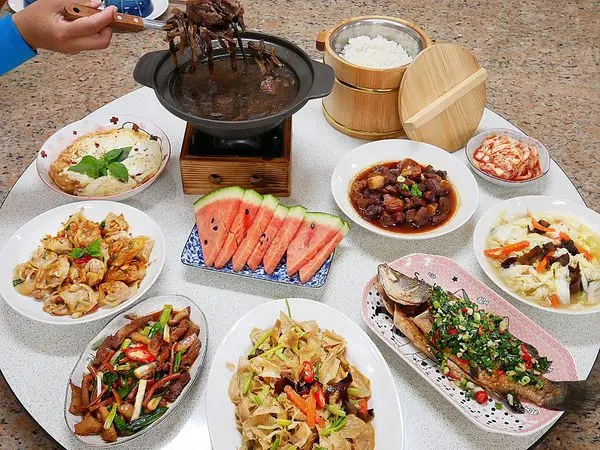 和風食堂 - 苗栗公館田園餐廳  道地傳統味客家料理  除了品嘗美食之外，還可以在這個小小動物園欣賞落羽松林  共有四種風貌看誰湊齊