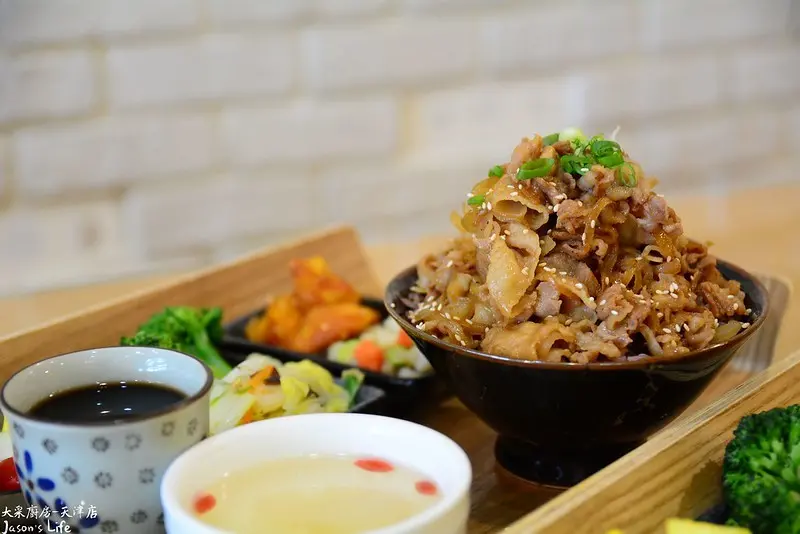 【台中北屯｜美食】少油少鹽無味精健康餐盒，菜色多元，均衡飲食，CP值高，提供外帶團體單位訂購服務。大采廚房-天津店