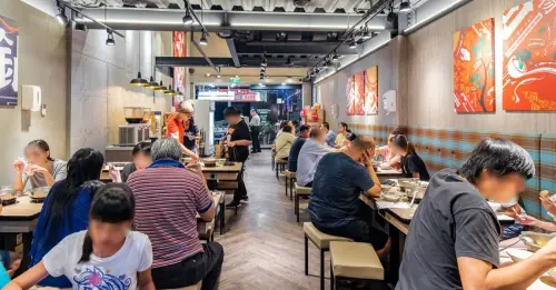 一級棒讚火鍋菜單新登場！用餐時段人潮滿滿滿，還有冰沙、可樂、冰淇淋與肉燥飯任你吃到飽