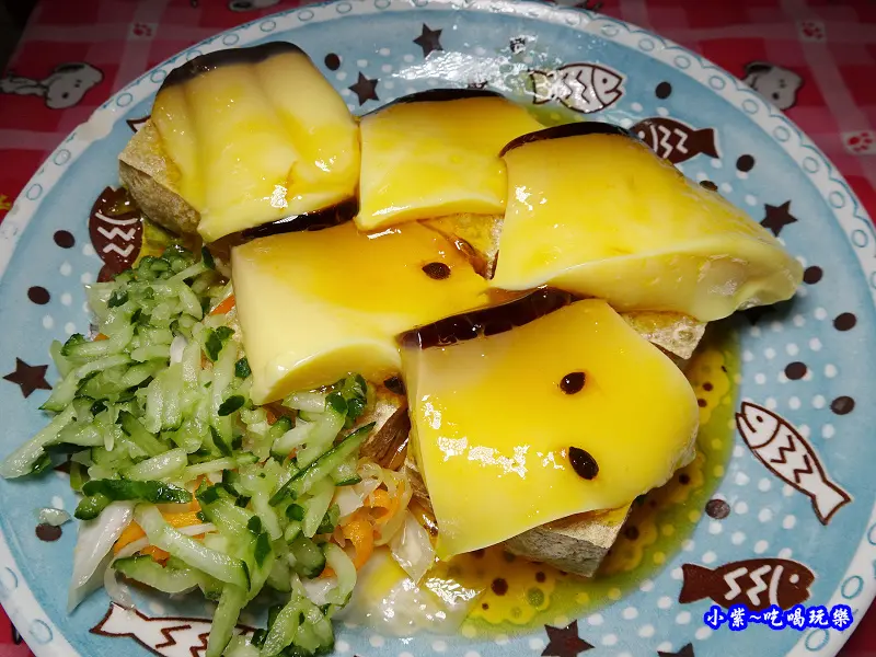 台中美食【清水來來創意臭豆腐】全台最狂近30種臭豆腐口味/有甜有鹹。還有賣炸物、麵食、飯及湯品。老闆超佛心~隨機招待客人店內美食；讓您#吃飽飽再回家~快來感受店家的熱情招待吧!!(食記+MENU)