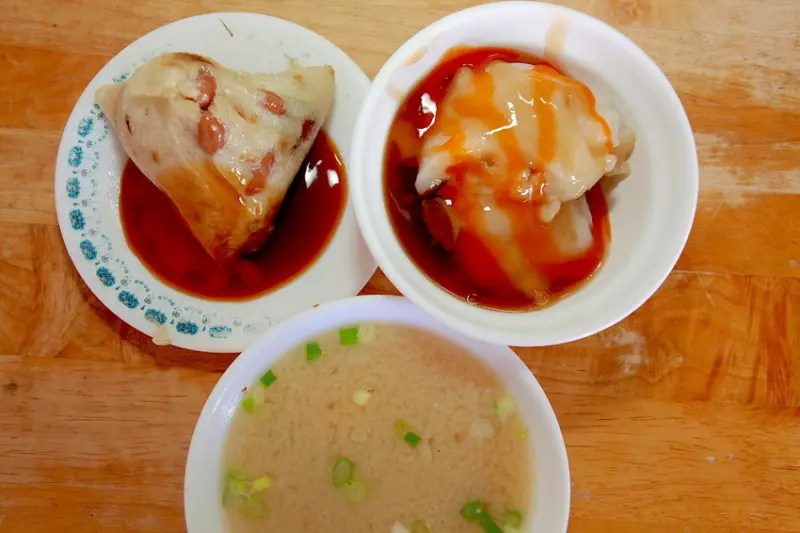 吃。高雄|左營區|左營大路美食。整體餐點口感值得樂天小高推薦「左營城隍廟旁肉粽·碗粿·肉圓」。