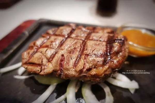 【新北。中和】親民價格、高級餐廳水準的冷藏濕式熟成牛排．鬥炙原味炙燒牛排