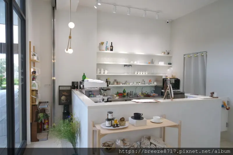 1002 Cafe & Shop｜ 簡約自在氛圍小品咖啡館【台中市】