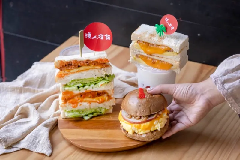 台北美食 海石三｜都市裡的綠洲！海洋衝浪主題早午餐店，豪邁系三明治起司狂流超欠吃！ · 算命的說我很愛吃
