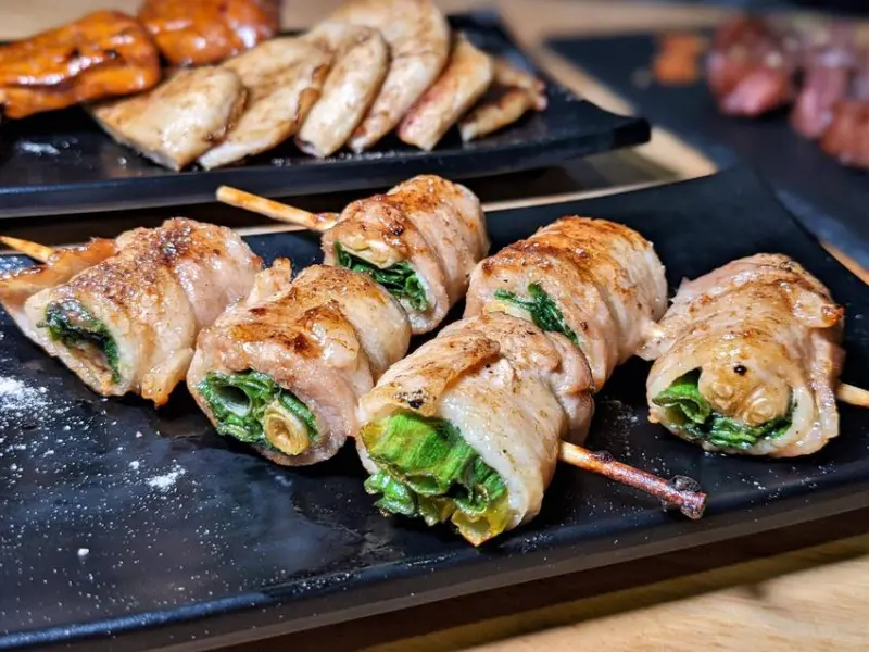 雄爺燒烤｜住宅區的時尚燒烤！大推特色剝皮辣椒黑羽雞翅！招牌必點三星蔥豬肉串！桃園燒烤推薦、桃園串燒推薦、蘆竹美食推薦、蘆竹燒烤推薦