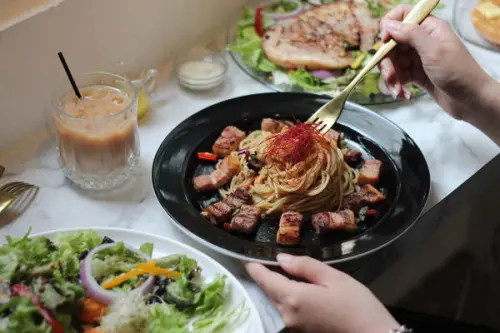 台中美食｜沐muweichai-隱藏版高質感平價餐酒館，放鬆休閒好去處