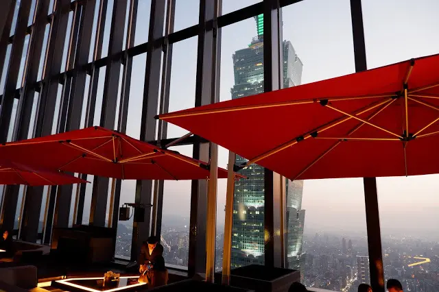 CÉ LA VI Taipei - 微風南山48樓華麗登場的高空景觀酒吧