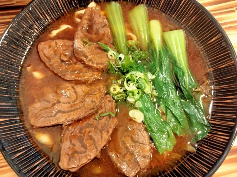 中原商圈美食-集英會牛肉麵館-家常麵飽足又夠味
