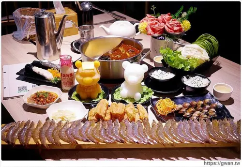 台中超萌小熊維尼鍋來囉，還有生日幾歲送幾隻蝦蝦，每天限五組！