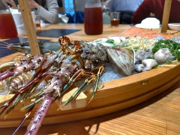 【北捷｜忠孝復興美食】故意good eat海鮮鍋物｜宜蘭囡仔的堅持！豪華現撈海鮮船 / 東區火鍋推薦
