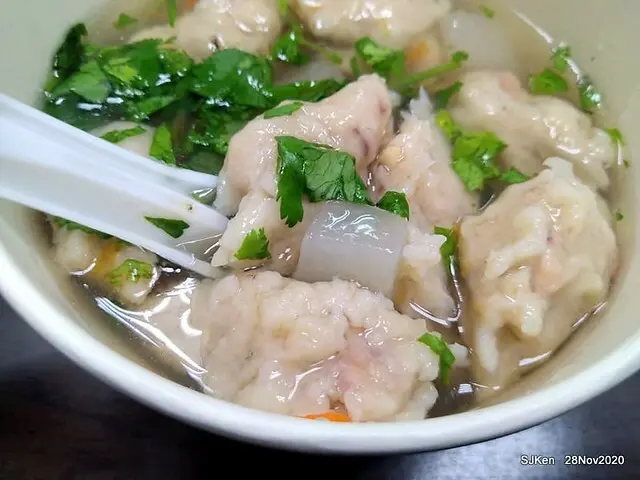 (北捷劍潭站美食)「無店名魷魚羹」 --- 魷魚羹與乾麵的美好相遇，隱身巷弄的小確幸。