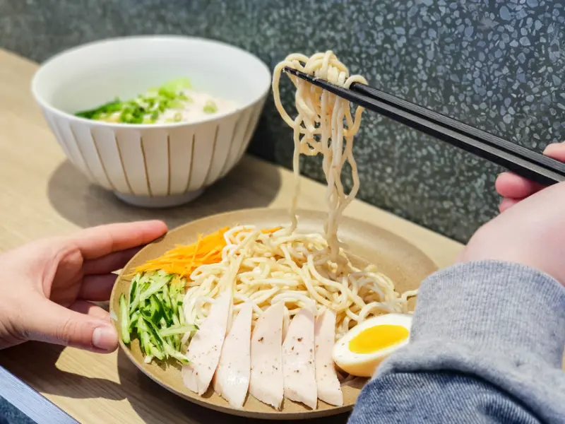 台北美食||小良絆涼麵專門店-復古帶點文青感受的清爽涼麵店||大同區、赤峰街美食