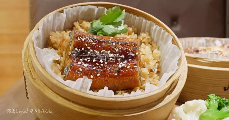 【永康街小吃推薦】台灣傳統美食 台北永康 呷七碗 永康店 油飯口感粒粒分明│佛跳牆真心推薦 ❤跟著Livia享受人生❤