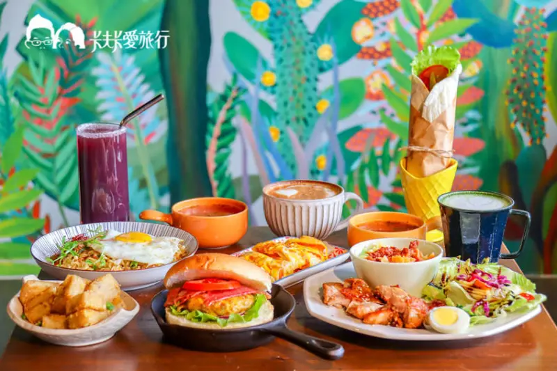 宜蘭早午餐-铁支路早午餐｜美麗冬山車站前風格早餐！鴨賞捲餅牛肉堡炒泡麵