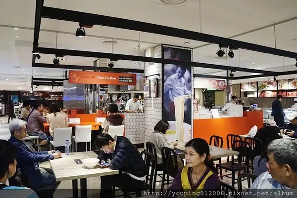 台北信義區｜Due Italian 黃金鹽味拉麵，連續三年獲得米其林美食推薦的拉麵(附菜單)！