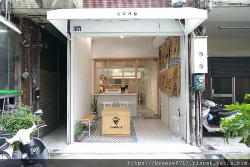 Vurr Coffee｜清新奶油白色系咖啡小店【台中市】