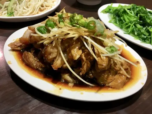 【台北｜行天宮站】金香豬腳。涼麵＿豪邁的將滷大腸一口塞進嘴巴好過癮＿膠質滿滿的滷肉飯很可以