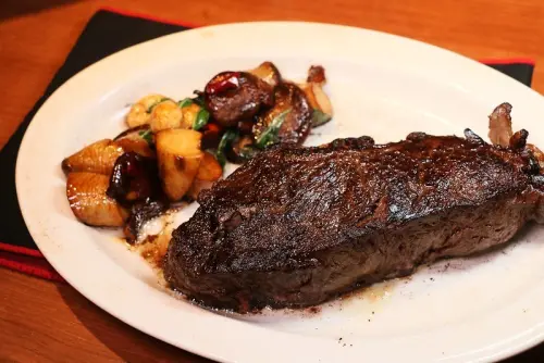 台北牛排『綻1852_牛排館』紐約客牛排/加拿大鮮活龍蝦優惠！中山北路美食，菜單價位，商業午餐，約會慶生(捷運民權西路站)