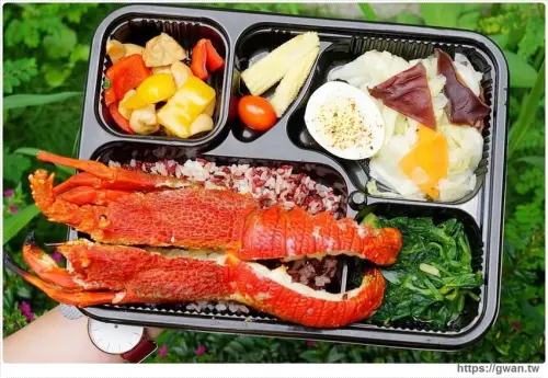 台中超蝦便當店，龍蝦、天使蝦通通擺上桌！！還有浮誇比臉大雞腿～