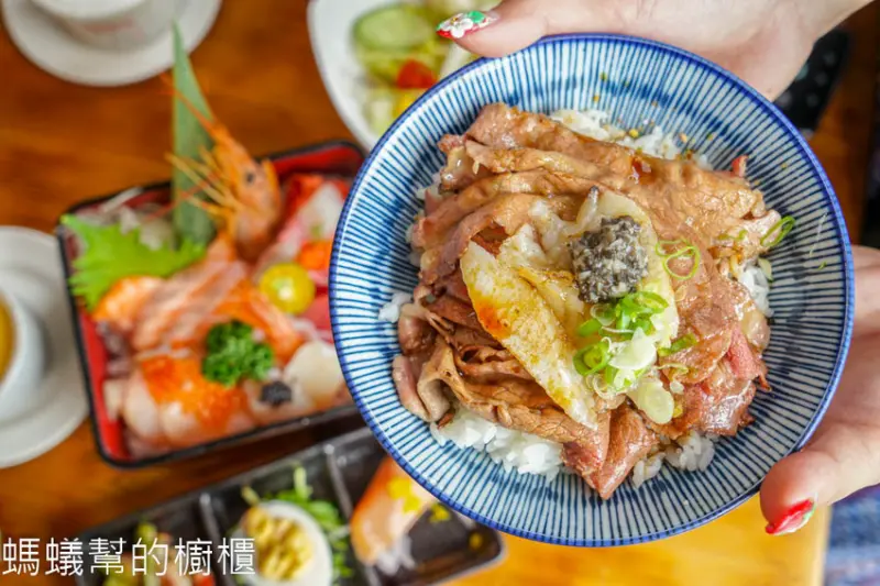 台中大里海饕丼飯專賣店 | 炙燒比目魚鮨邊嫩牛丼、極上海饕丼，滿意又平價丼飯，台中日本料理推薦。 - 螞蟻幫的櫥櫃