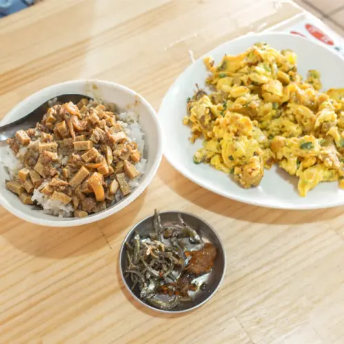 澎湖美食。小萍的店 小管麵線創始店  鯨魚洞超人氣小吃  必買伴手禮小管醬