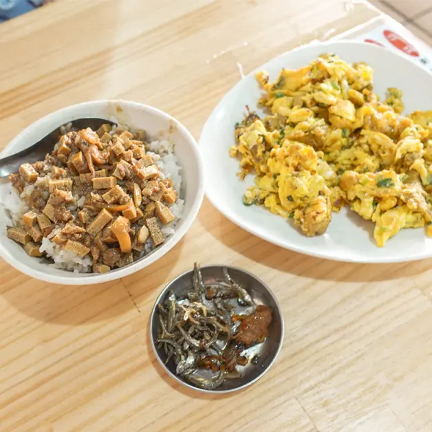 澎湖美食。小萍的店 小管麵線創始店  鯨魚洞超人氣小吃  必買伴手禮小管醬