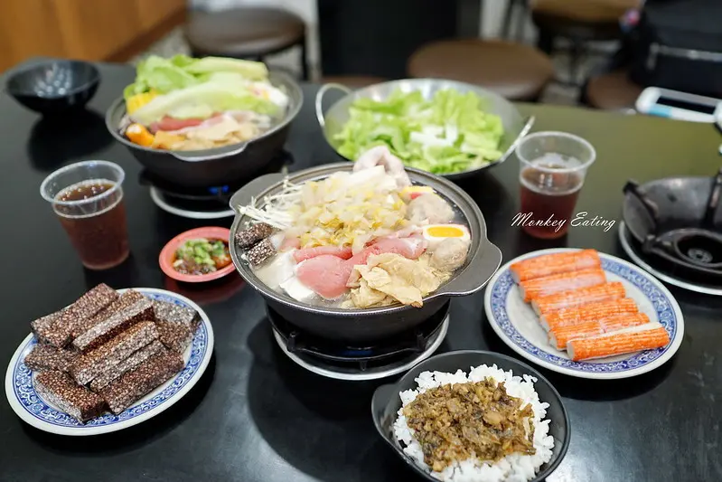 【台中潭子】用料滿滿平價個人小火鍋『上品味小火鍋』。獨家肉燥飯超香｜白飯、飲料、冰淇淋吃到飽