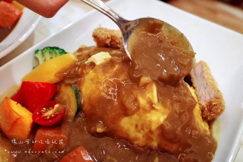 藏在二樓，連在地人都不知道的好吃咖哩和紅酒牛肋飯！大推薦～再訪度百分之百！小說食堂重新店(雙爸私廚)