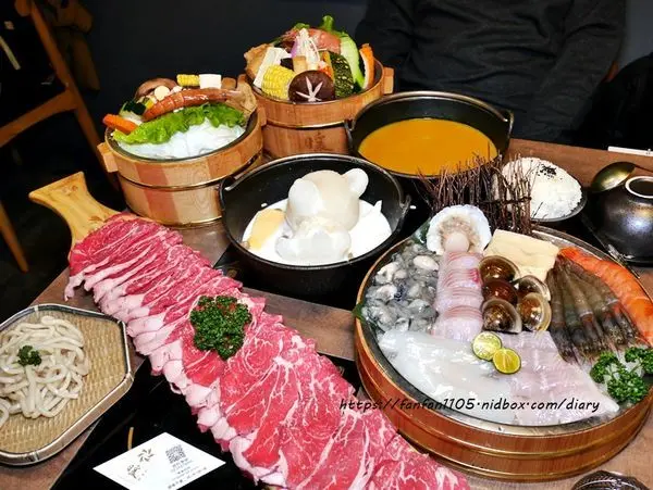 【基隆火鍋】暖鍋物 #牛奶鍋 #咖哩鍋 #生日送肉蛋糕 #營業至凌晨4點 #慶生、宵夜、聚餐的好去處