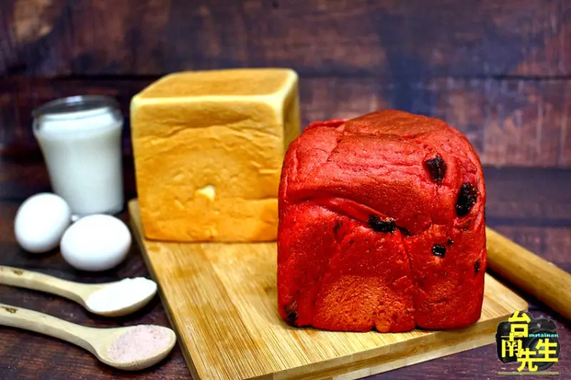  台南生吐司／限量供應只賣2.5小時／沒預訂很難買得到／隱身巷弄網路地圖找不到／產品每天不一樣／不惜成本堅持品質嚴選原物料