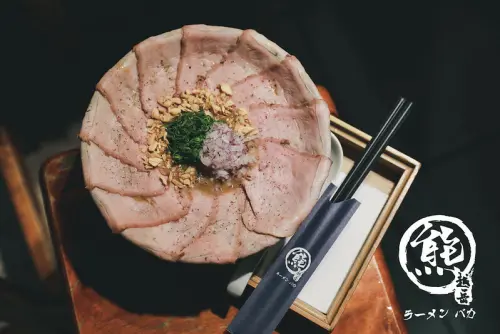 【新莊/美食】排隊兩個小時都覺得很值得，口味道地，根本米其林服務的熊越岳拉麵