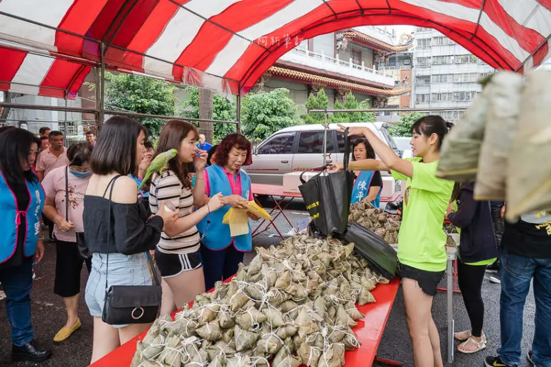 阿新筆記|烏金粽超狂人氣！高檔野生烏魚子讓粽子更顯滿滿滋味，送禮自用都很棒，激推鯊魚挑嘴。